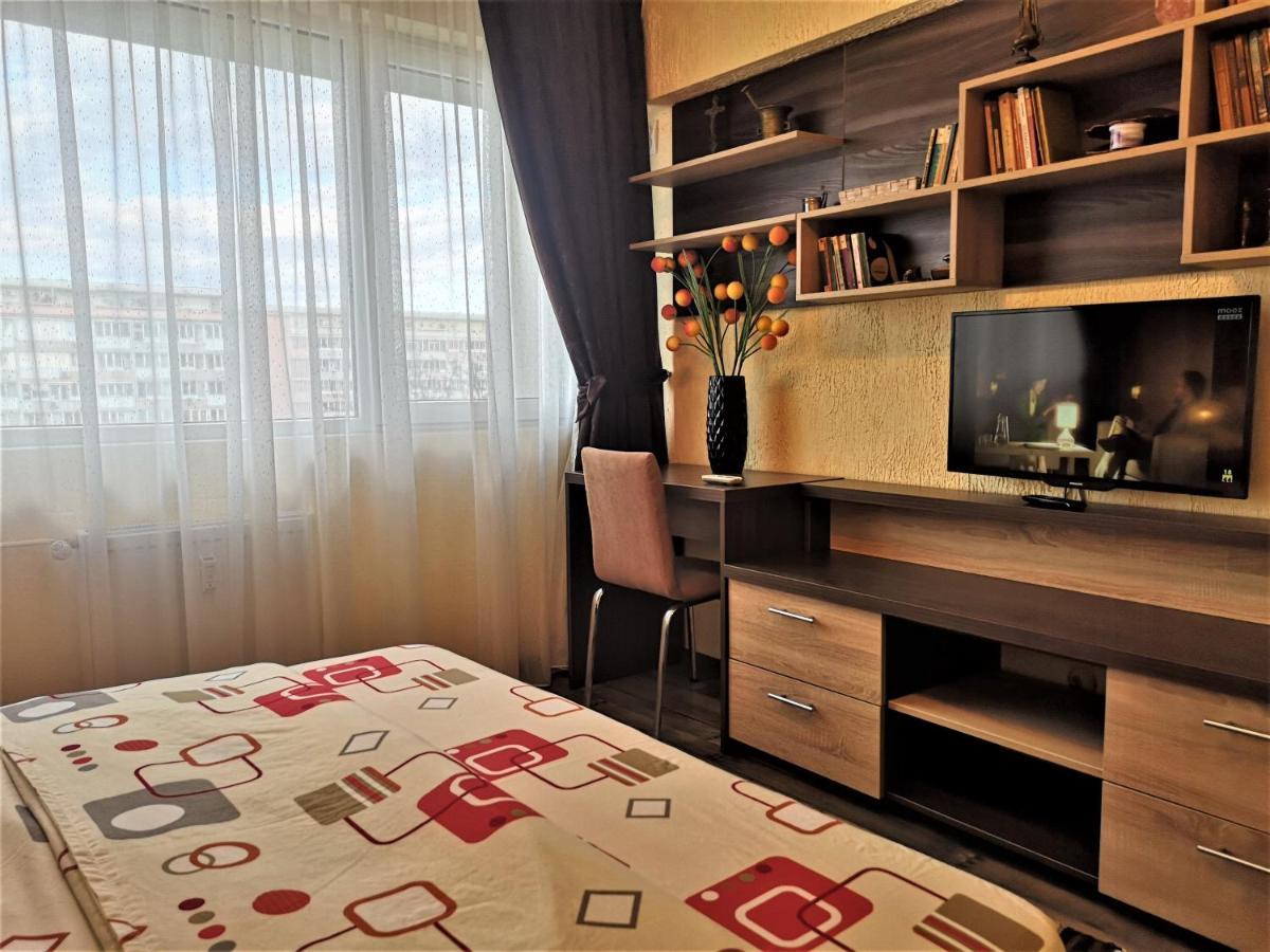 Apartament Anca Bukares Bagian luar foto