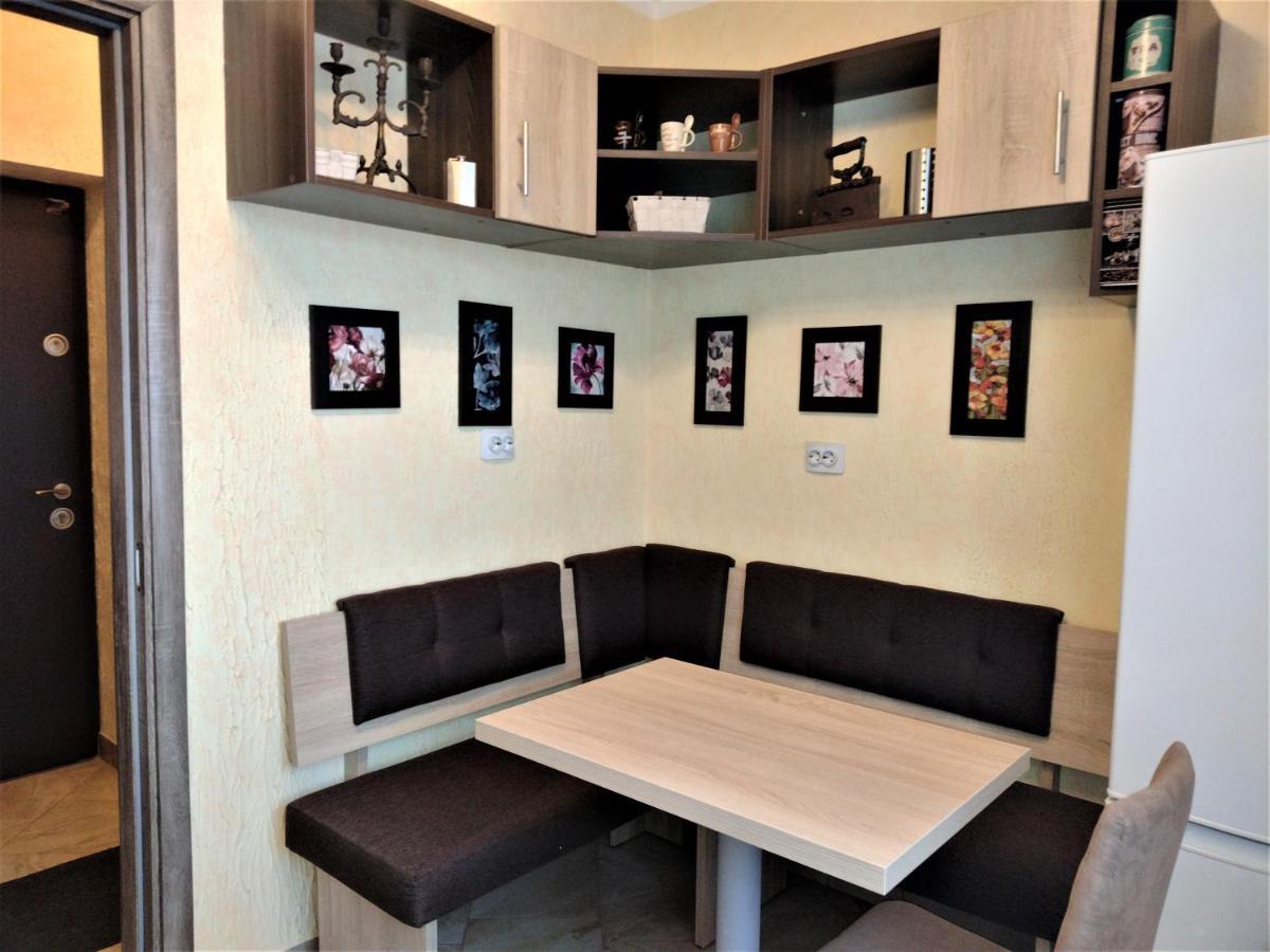 Apartament Anca Bukares Bagian luar foto