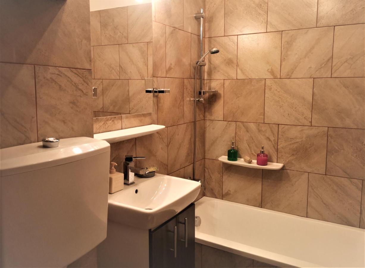 Apartament Anca Bukares Bagian luar foto