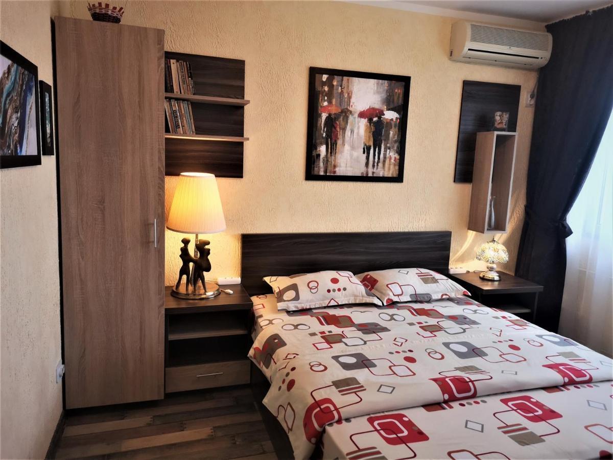 Apartament Anca Bukares Bagian luar foto