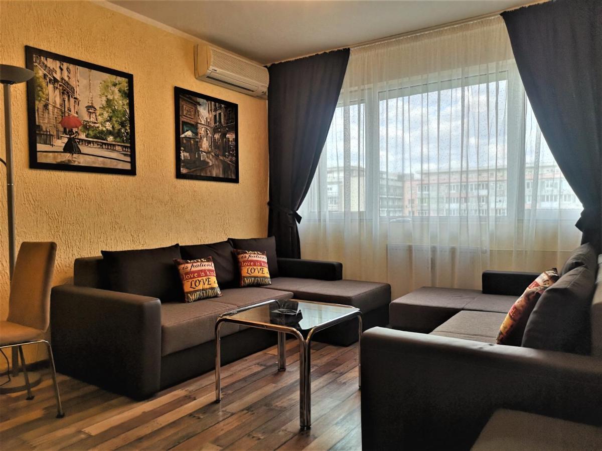 Apartament Anca Bukares Bagian luar foto