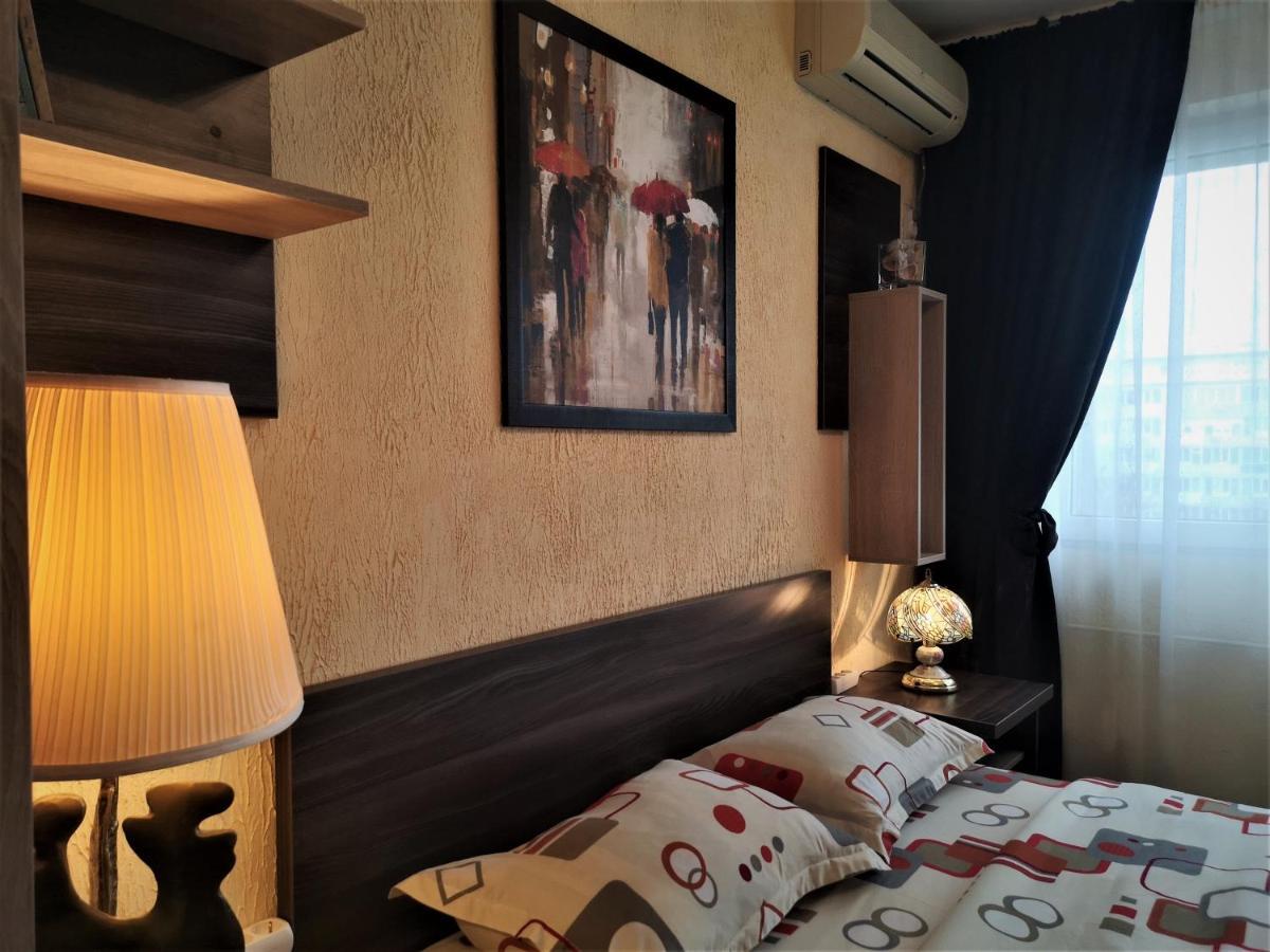 Apartament Anca Bukares Bagian luar foto